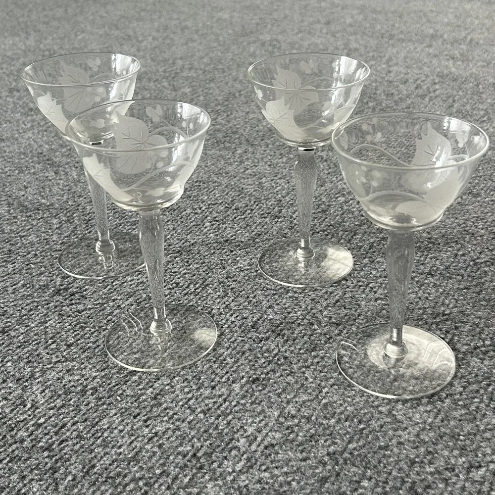 Set of 4 Vintage Etched Ivy Cordial Glasses Frosted Liqueur Stems Vinatge